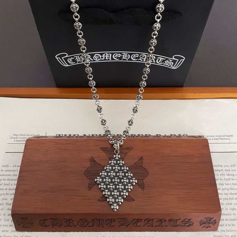 Ch**me He**ts necklaces